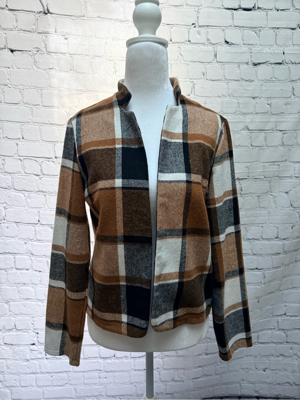 Open-Front Plaid Blazer/Cardigan in Brown and Cream